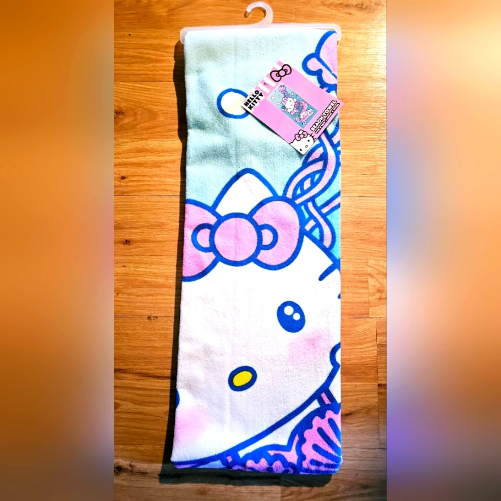 HELLO KITTY BEACH TOWEL ⛱️